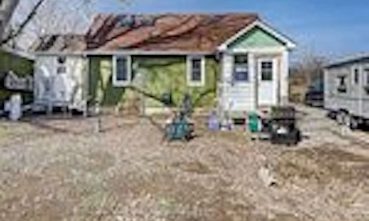 1527 Killarney Beach Road