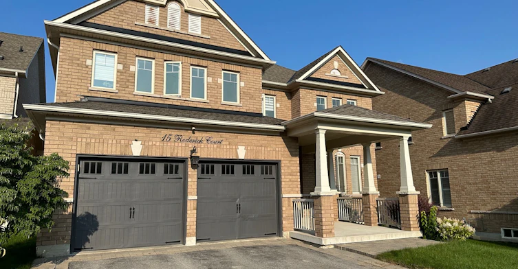 15 Roderick Court, Richmond Hill, ON, L4E 0B4