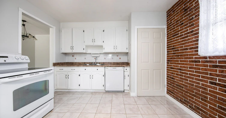 Main-179 Septonne Avenue, Newmarket, ON, L3Y 2W5 - 9