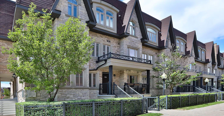 265-318 John Street, Markham, ON, L3T 0B1