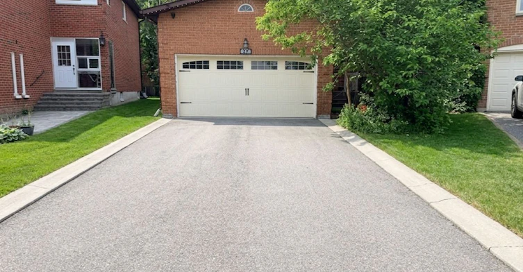 37 Versailles Court, Richmond Hill, ON, L4C 8V6