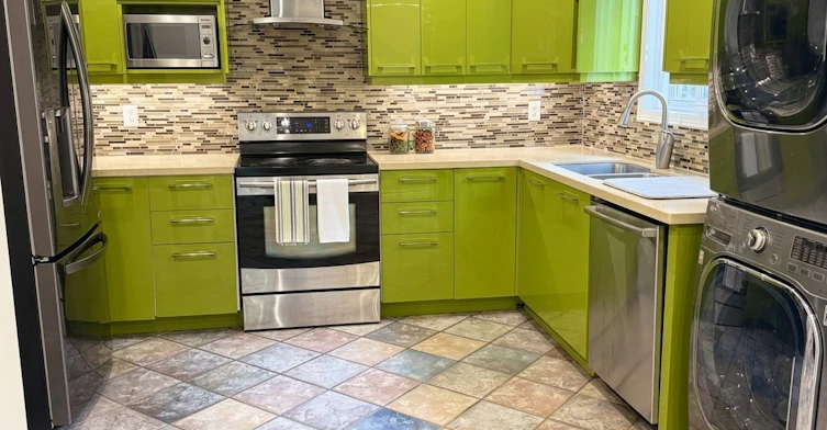 37 Versailles Court, Richmond Hill, ON, L4C 8V6 - 4