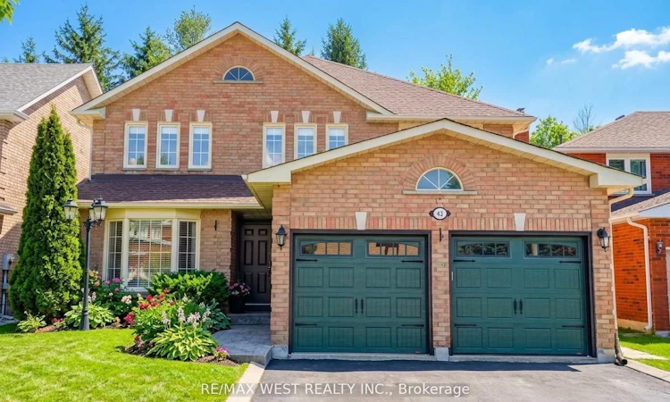 43 Summitcrest Drive