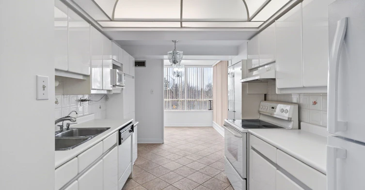203-343 Clark Avenue W, Vaughan, ON, L4J 7K5 - 5