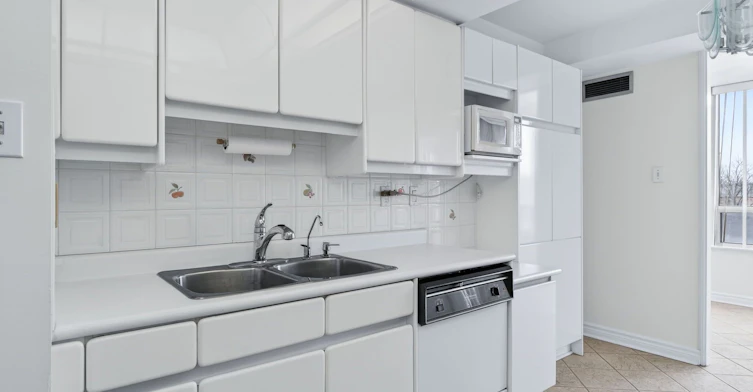 203-343 Clark Avenue W, Vaughan, ON, L4J 7K5 - 7