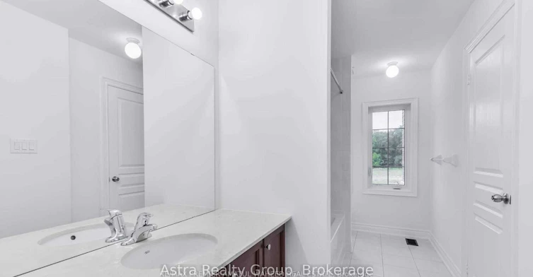 596 Mactier Drive, Vaughan, ON, L4H 4T9 - 4