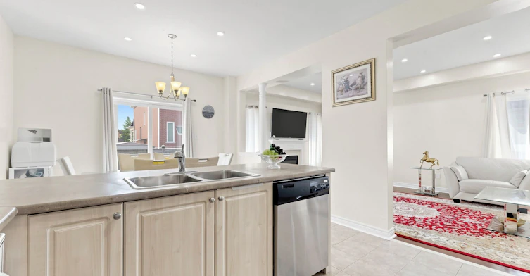 15 Paulgrave Avenue, Georgina, ON, L4P 0C3 - 8