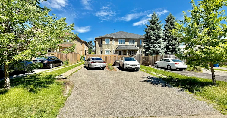 569 Walpole Crescent, Newmarket, ON, L3X 2B5 - 2