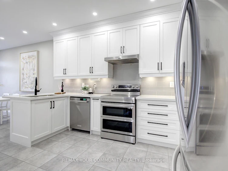 42 Laramie Crescent, Vaughan, ON, L6A 0P8 - 3