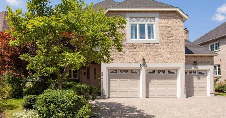1001 Lockwood Circle, Newmarket, ON, L3X 1M1