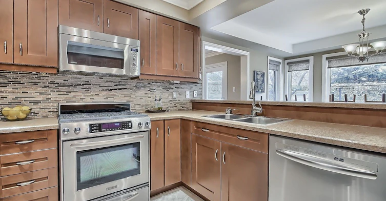 617 Brooker Ridge, Newmarket, ON, L3X 1V7 - 6