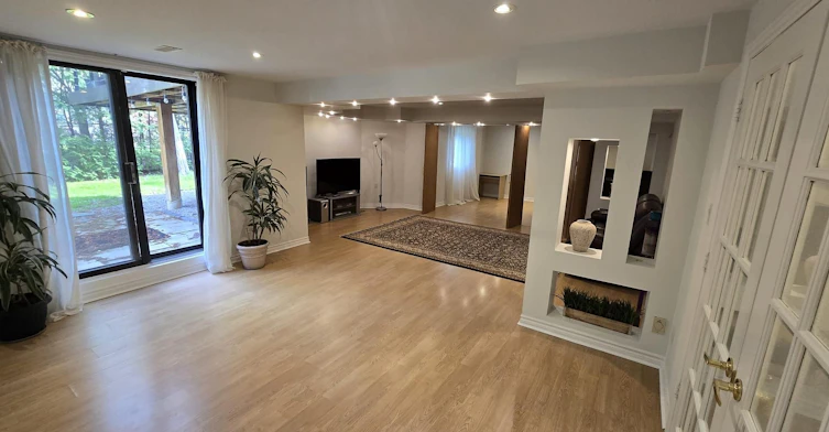 Basement-21 Addison Street, Richmond Hill, ON, L4C 9N1