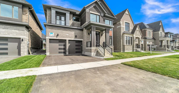 8 Saxby Farm Avenue, King, ON, L7B 0T1 - 2