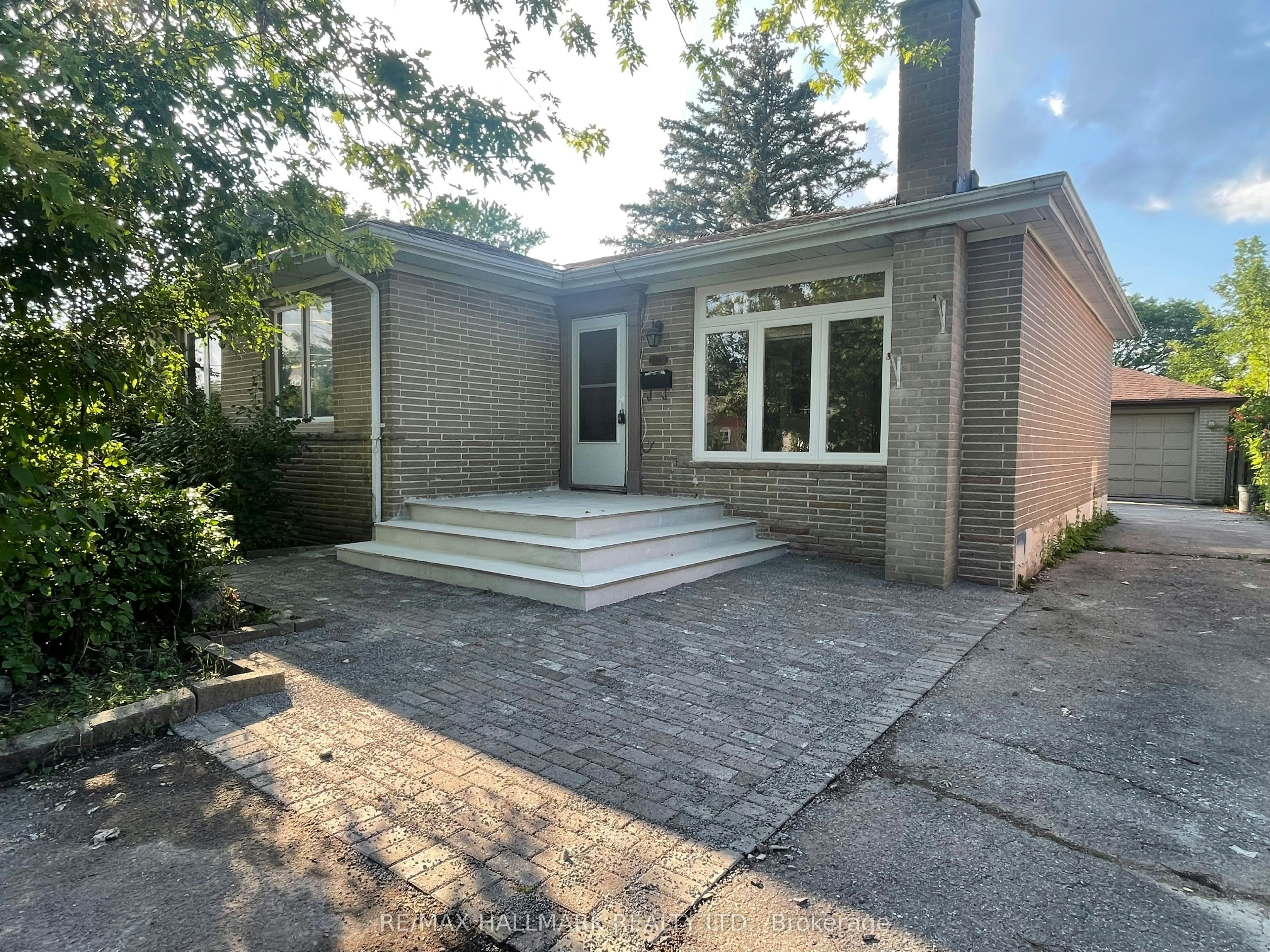 Main Floor-116 Cartier Crescent, Richmond Hill, ON, L4C 2N6 - 2