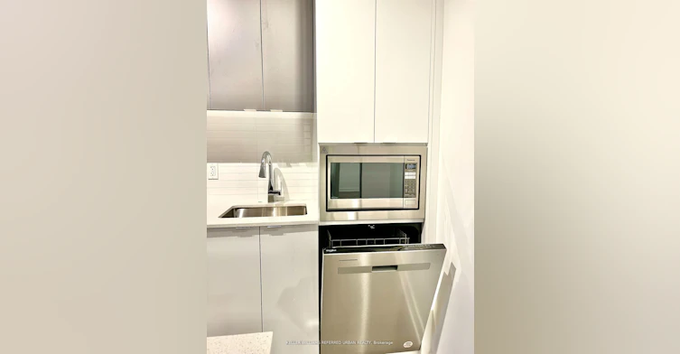 B-2304-50 Upper Mall Way, Vaughan, ON, L4J 0L8 - 3