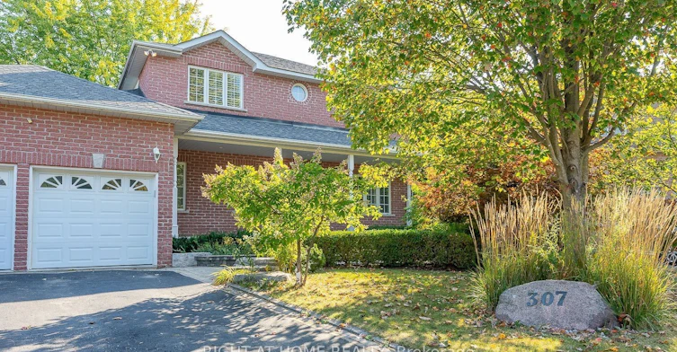 307 Sheridan Court, Newmarket, ON, L3Y 8P9 - 2