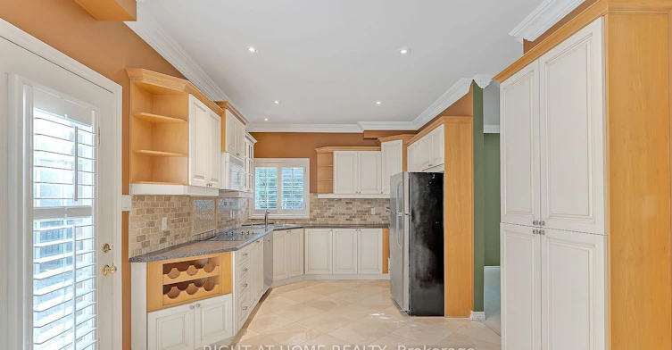 307 Sheridan Court, Newmarket, ON, L3Y 8P9 - 12