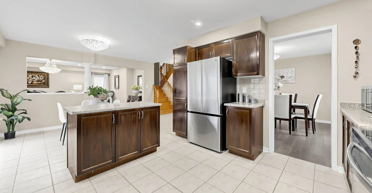 303 King Street E, East Gwillimbury, ON, L0G 1M0 - 14