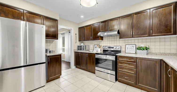 303 King Street E, East Gwillimbury, ON, L0G 1M0 - 13
