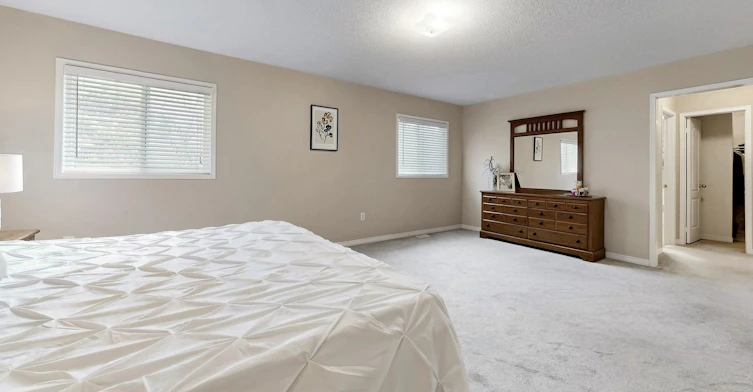 303 King Street E, East Gwillimbury, ON, L0G 1M0 - 24