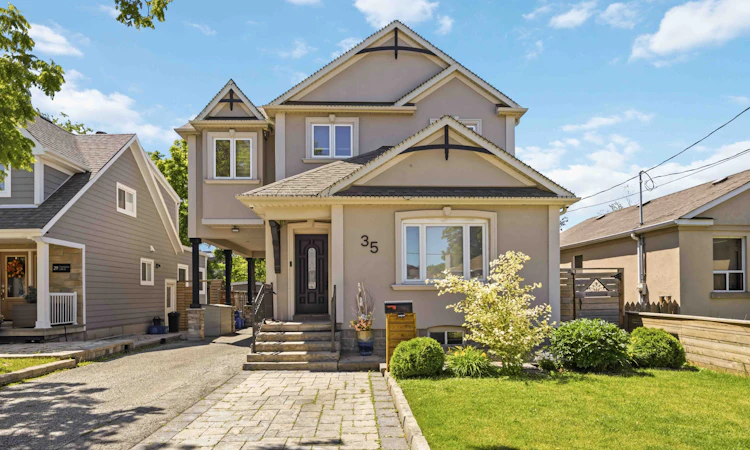 35 Rainbow Drive