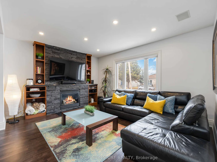35 Rainbow Drive, Vaughan, ON, L4L 2K3 - 4