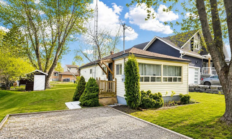 1053 Elm Road