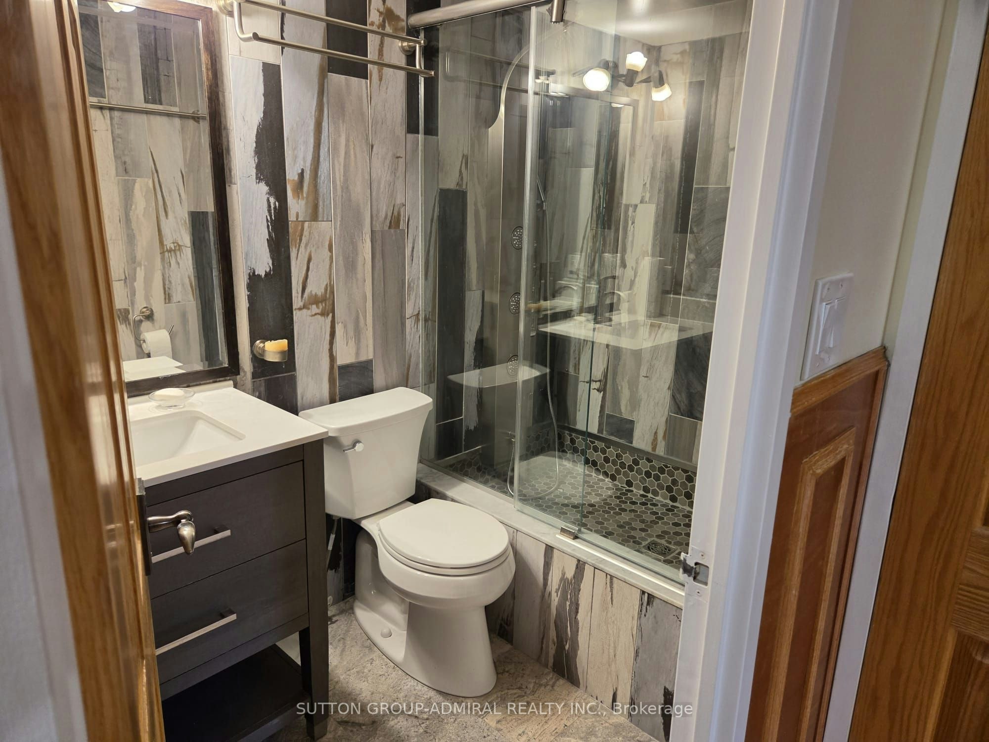 208-5 Weldrick Road W, Richmond Hill, ON, L4C 8S9 - 11