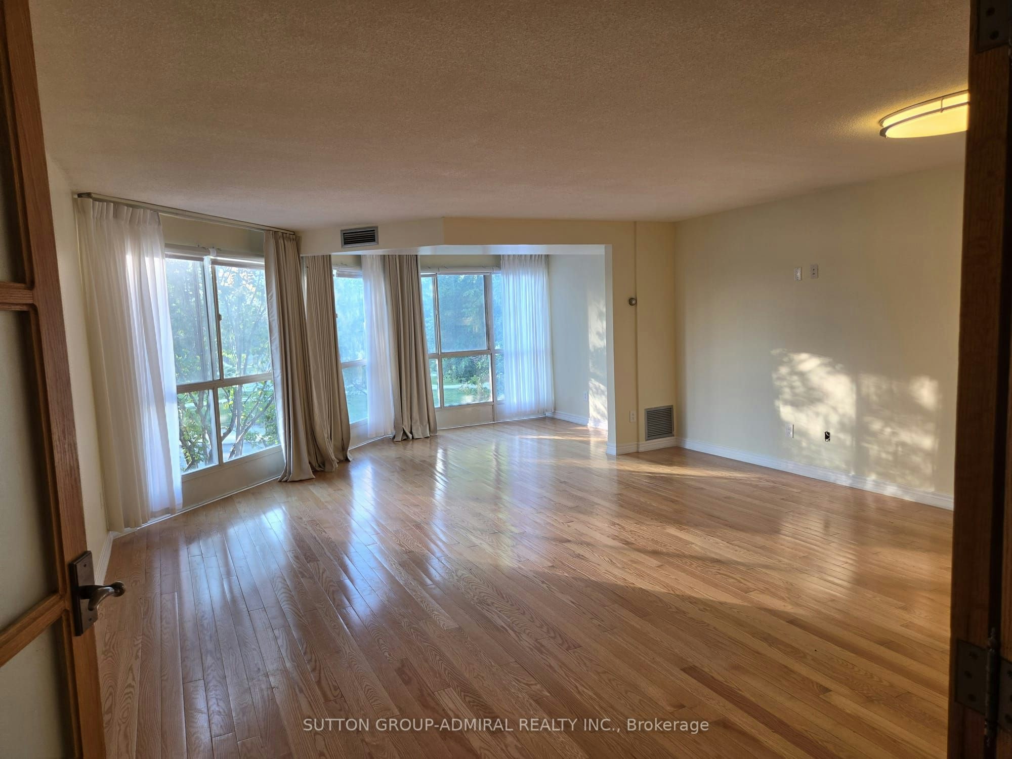 208-5 Weldrick Road W, Richmond Hill, ON, L4C 8S9 - 7