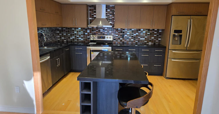 208-5 Weldrick Road W, Richmond Hill, ON, L4C 8S9 - 3