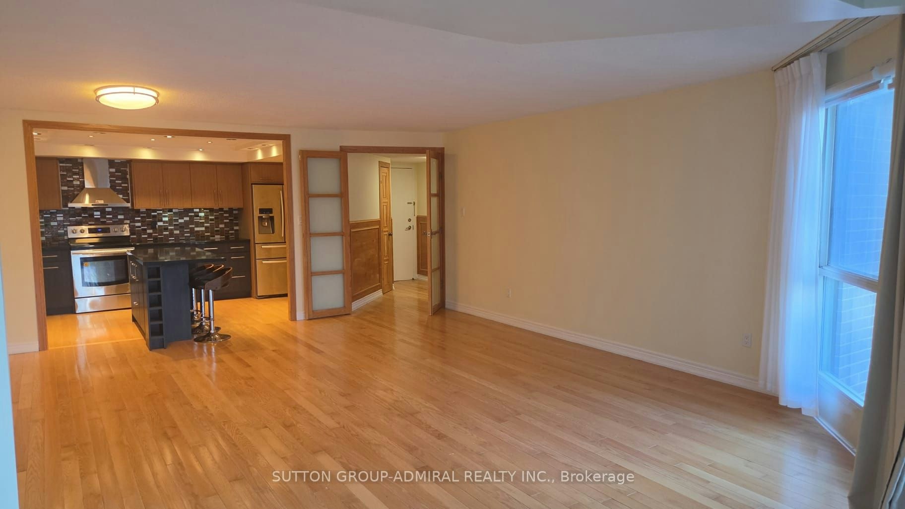 208-5 Weldrick Road W, Richmond Hill, ON, L4C 8S9 - 2