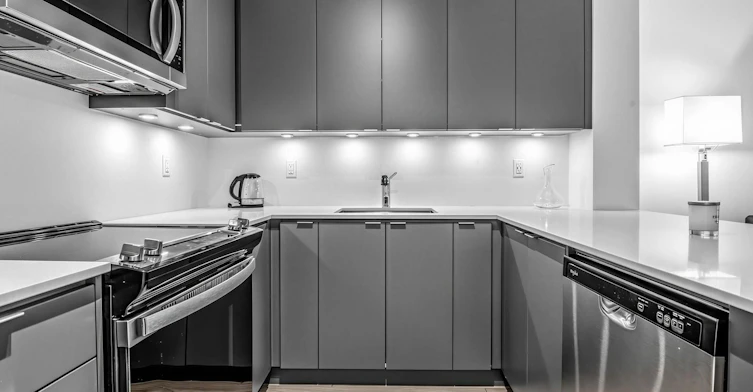 6-22 Lytham Green Circle, Newmarket, ON, L3Y 0H3 - 7