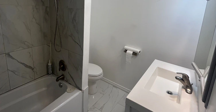 Main-217 Septonne Avenue, Newmarket, ON, L3Y 2W5 - 9