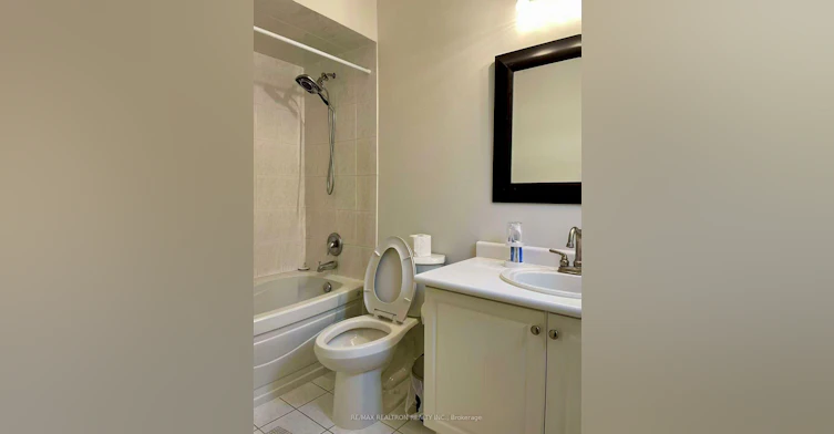 381 Coachwhip Trail, Newmarket, ON, L3X 2R2 - 5
