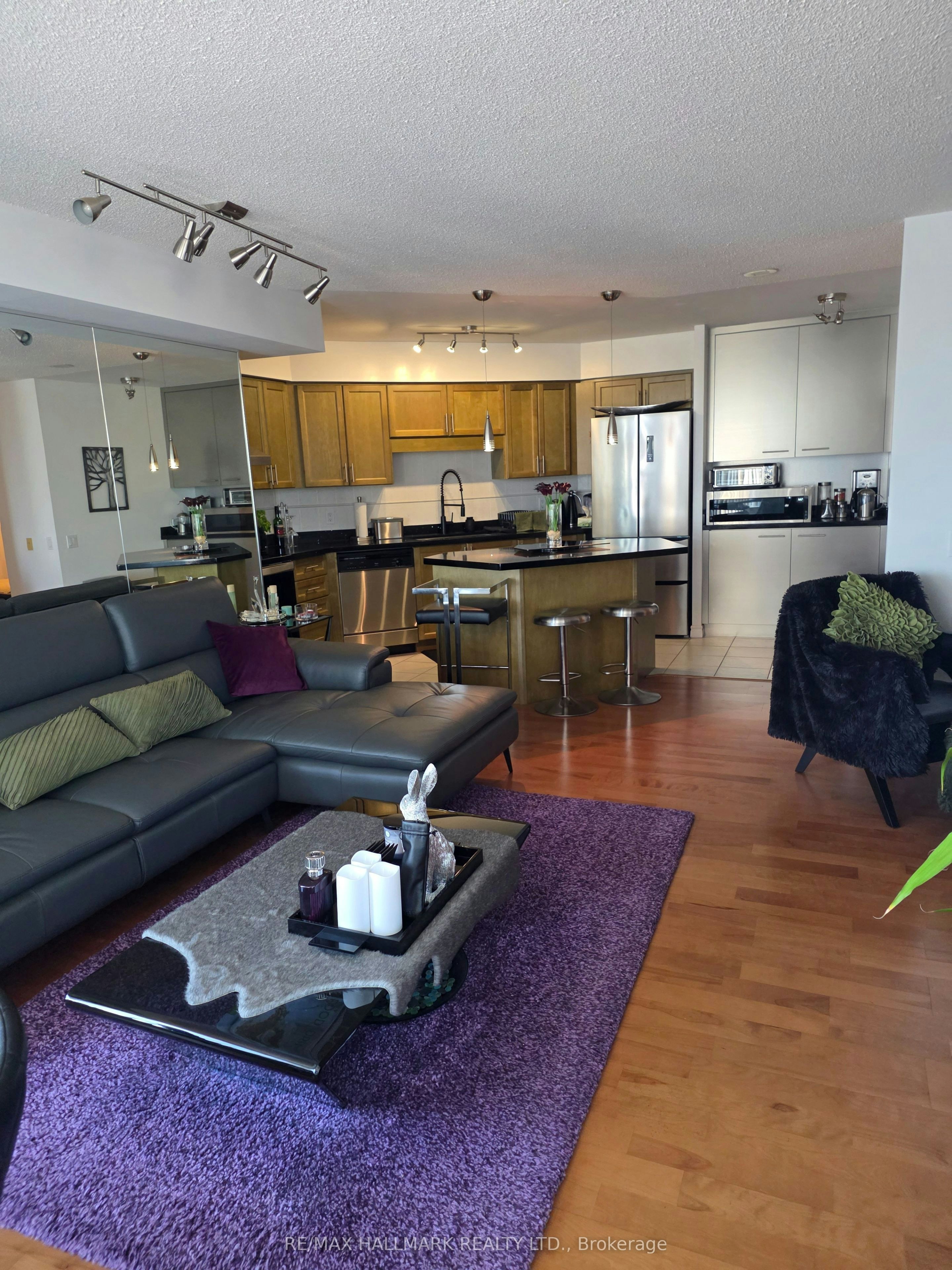 611-9017 Leslie Street, Richmond Hill, ON, L4B 4R8 - 6