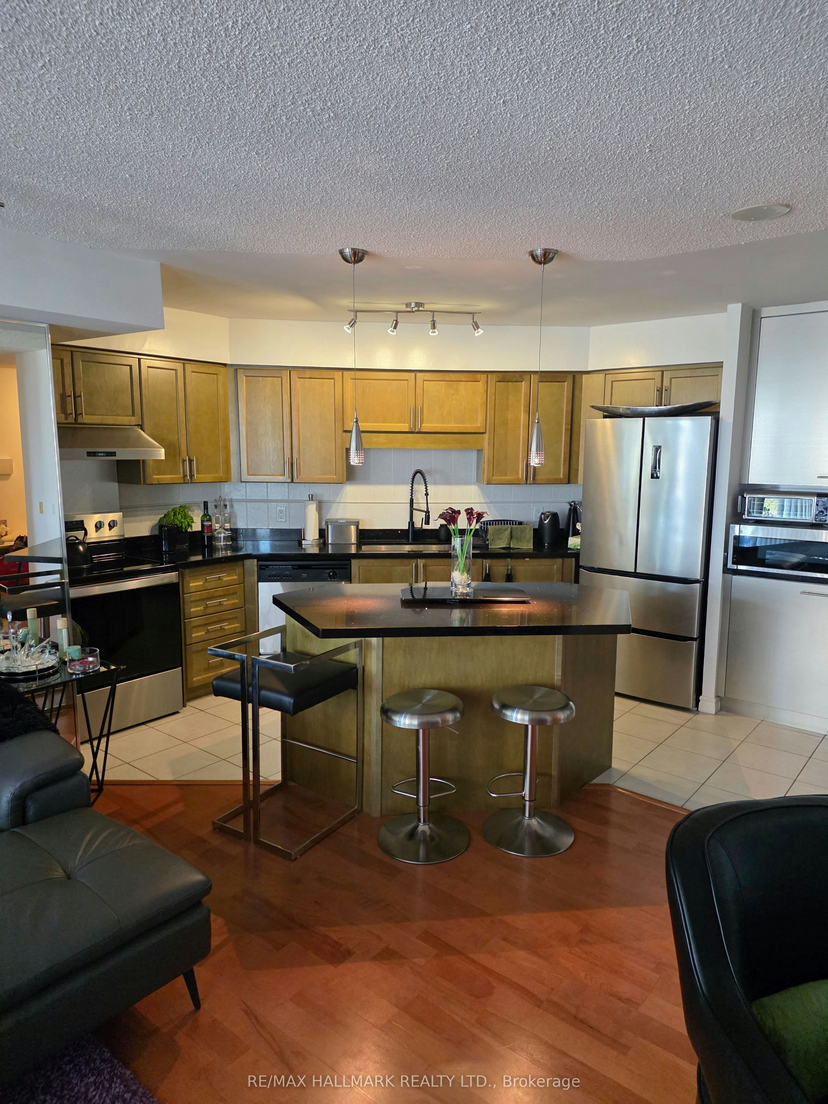 611-9017 Leslie Street, Richmond Hill, ON, L4B 4R8 - 3