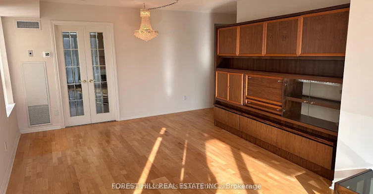 512-130 Pond Drive, Markham, ON, L3T 7W5 - 5