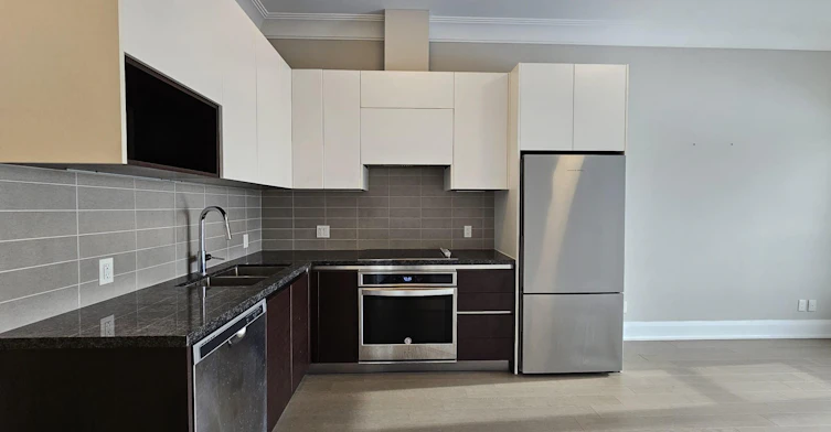 807-15 Water Walk Drive, Markham, ON, L6G 0G2 - 15