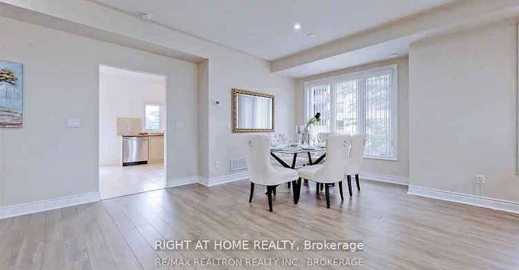 17 Suncrest Boulevard, Markham, ON, L3T 7Y4 - 5