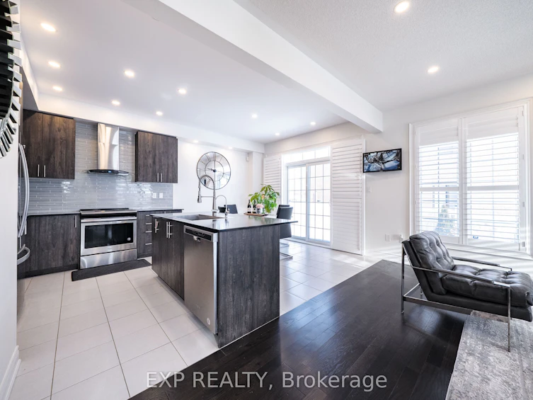 2 Tesla Crescent, East Gwillimbury, ON, L9N 0T3 - 11