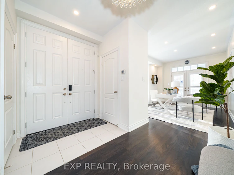2 Tesla Crescent, East Gwillimbury, ON, L9N 0T3 - 5