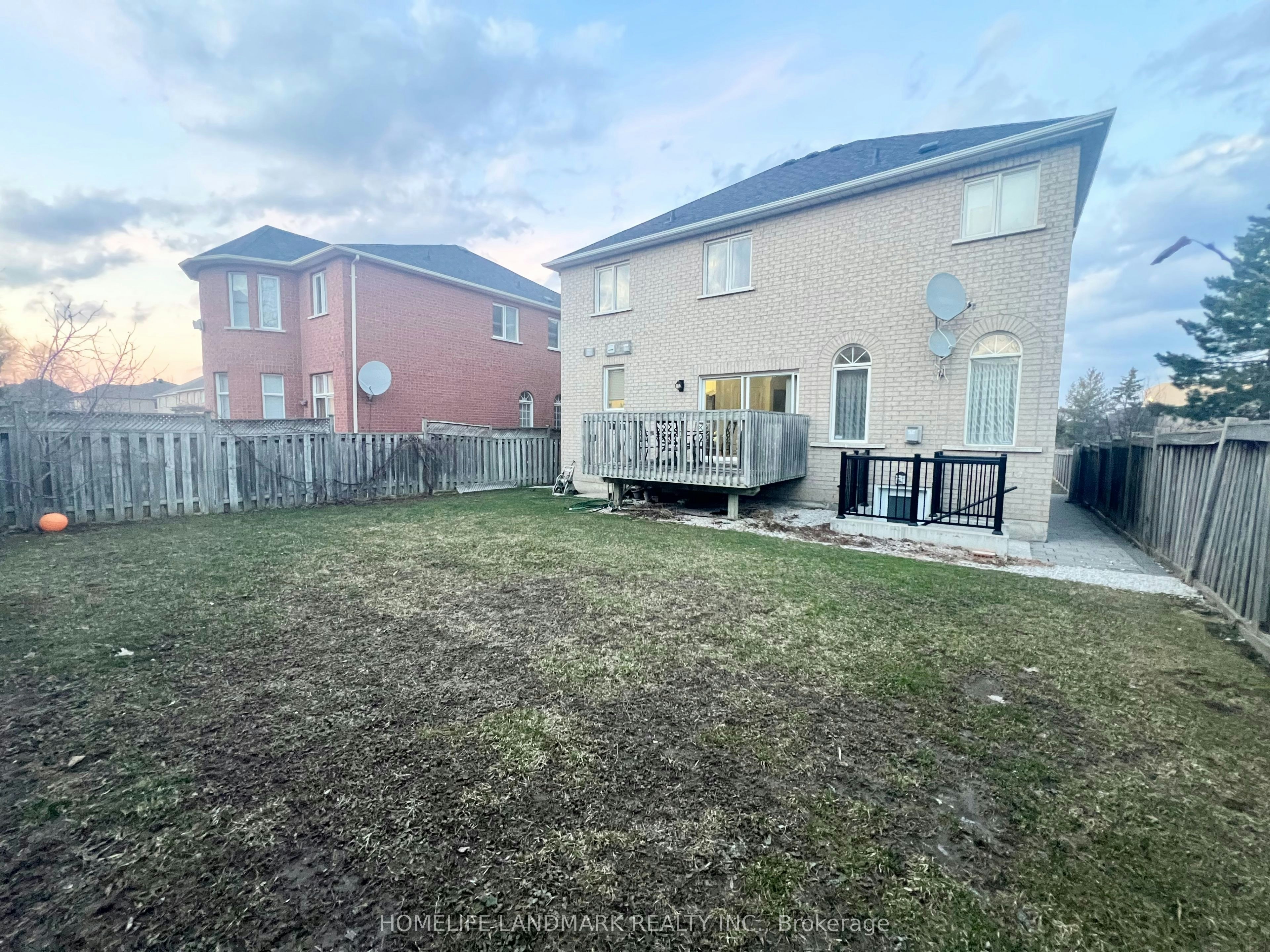 18 Fountain Court, Richmond Hill, ON, L4S 2K4 - 2