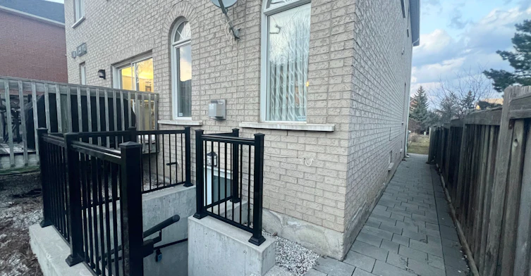 18 Fountain Court, Richmond Hill, ON, L4S 2K4 - 3