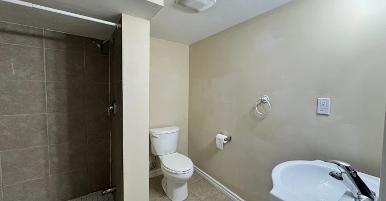 Lower-21 Davis Road, Aurora, ON, L4G 2B4 - 8