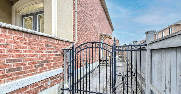 404 Lady Nadia Drive E, Vaughan, ON, L6A 4E8 - 28