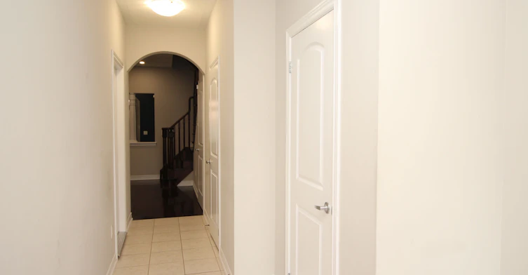 404 Lady Nadia Drive E, Vaughan, ON, L6A 4E8 - 4
