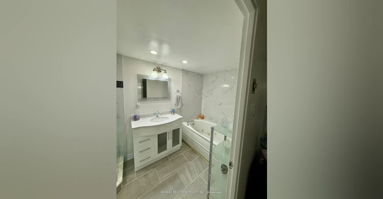 309-7825 Bayview Avenue, Markham, ON, L3T 7N2 - 18