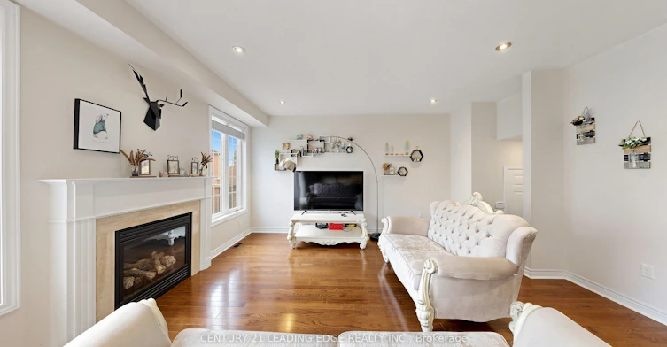 72 Staglin Court, Markham, ON, L6C 0L1 - 2