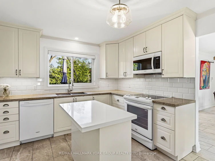 281 Hedge Road, Georgina, ON, L0E 1R0 - 15