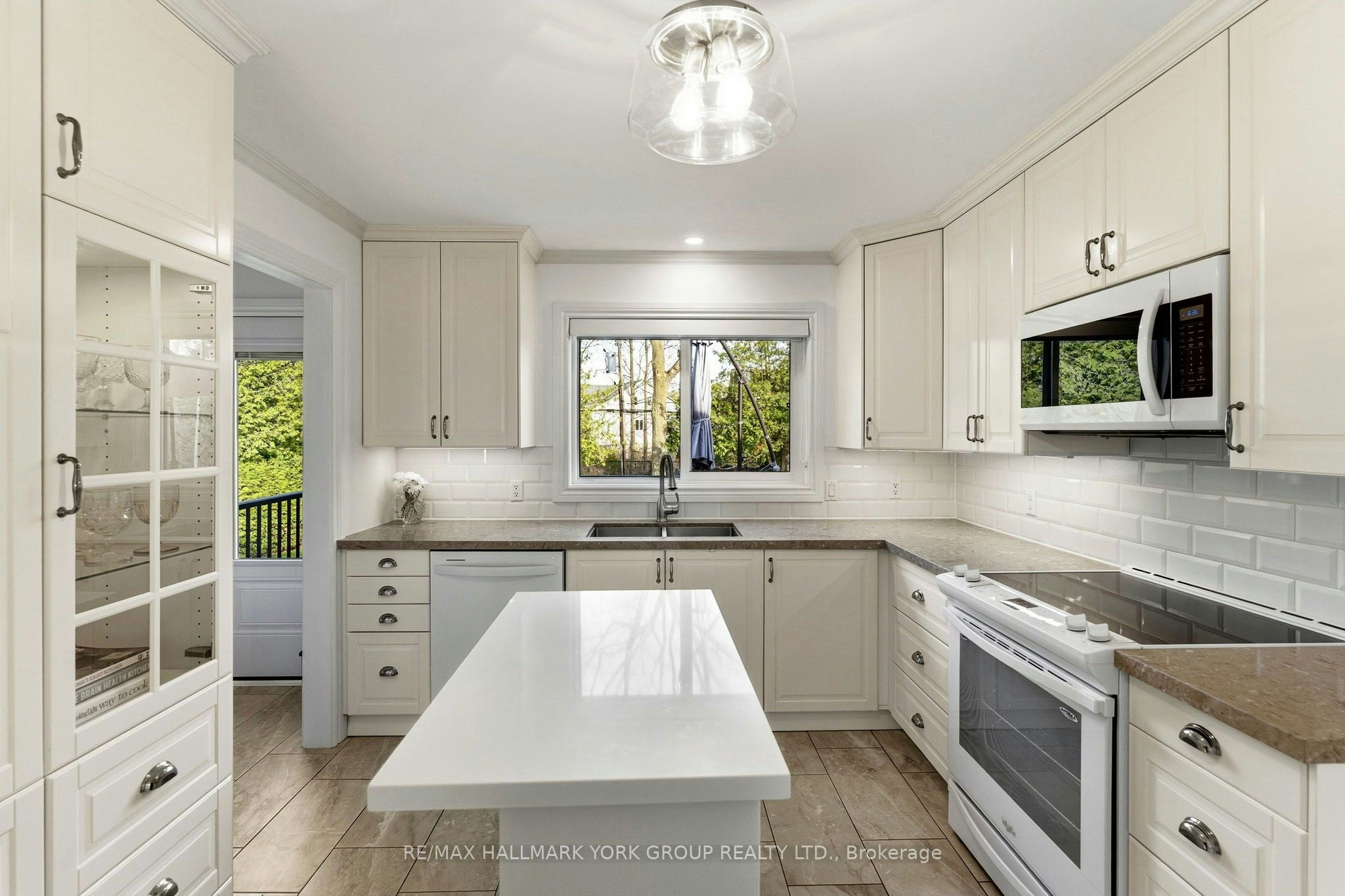 281 Hedge Road, Georgina, ON, L0E 1R0 - 13